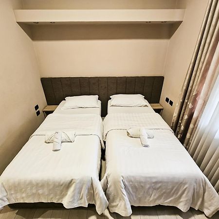 Sunflower Twin Room ティラナ エクステリア 写真